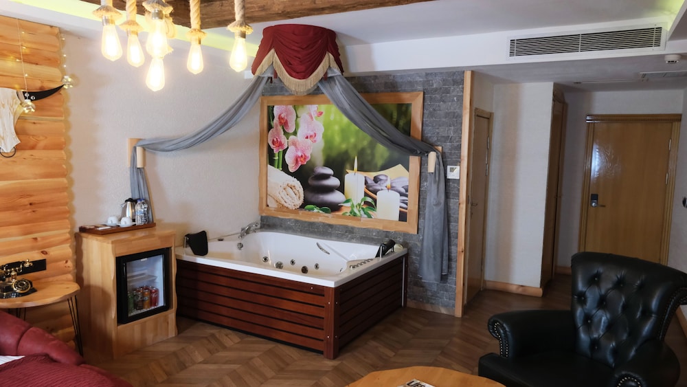 Deluxe Tree House photo 2