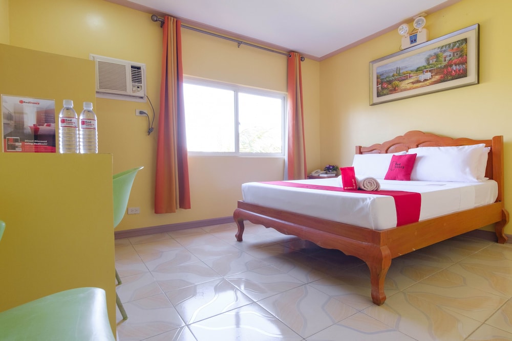 Double Room (Reddoorz) - Photo 7
