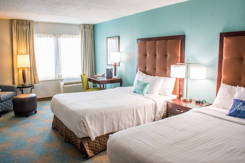 Premier Room, 2 Queen Beds - Photo 3