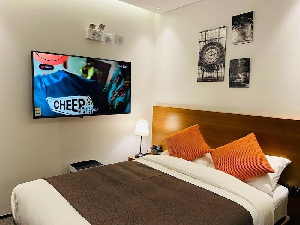 Standard Double Room - Photo 7