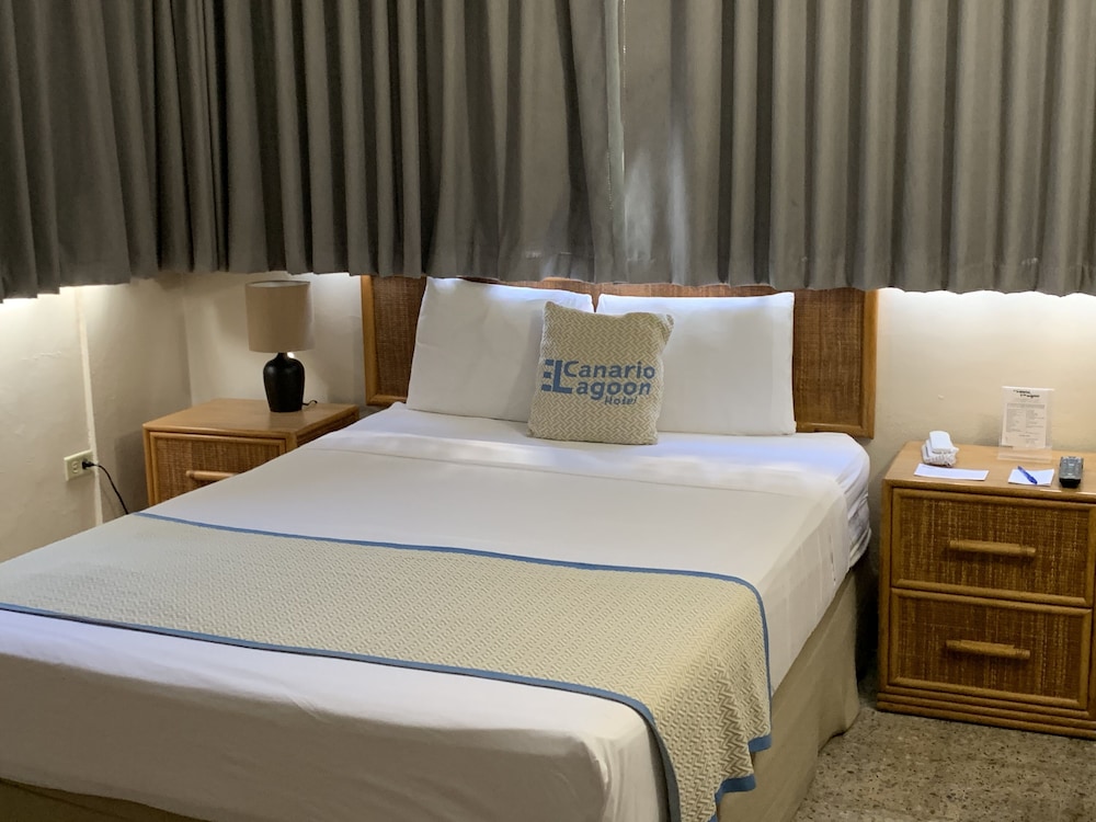 Penthouse, 1 King Bed, Kitchenette photo 2