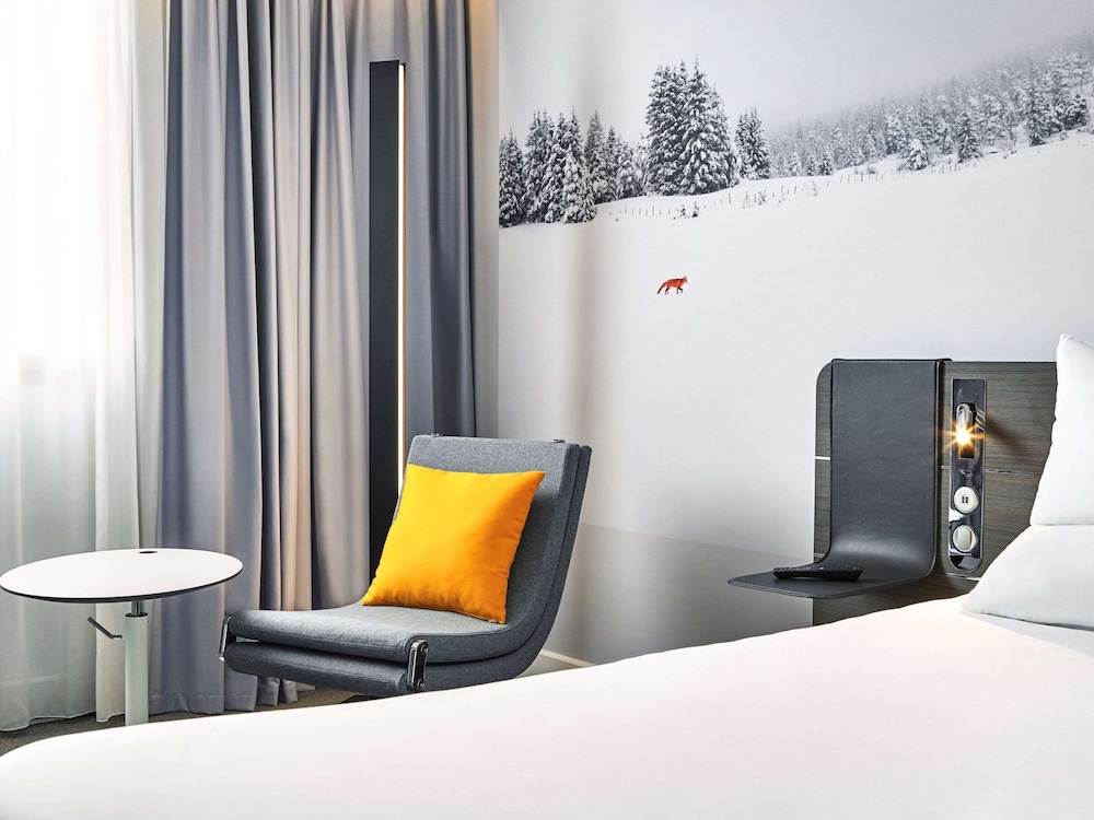 Superior Room, 1 Queen Bed with Sofa bed - Photo 4