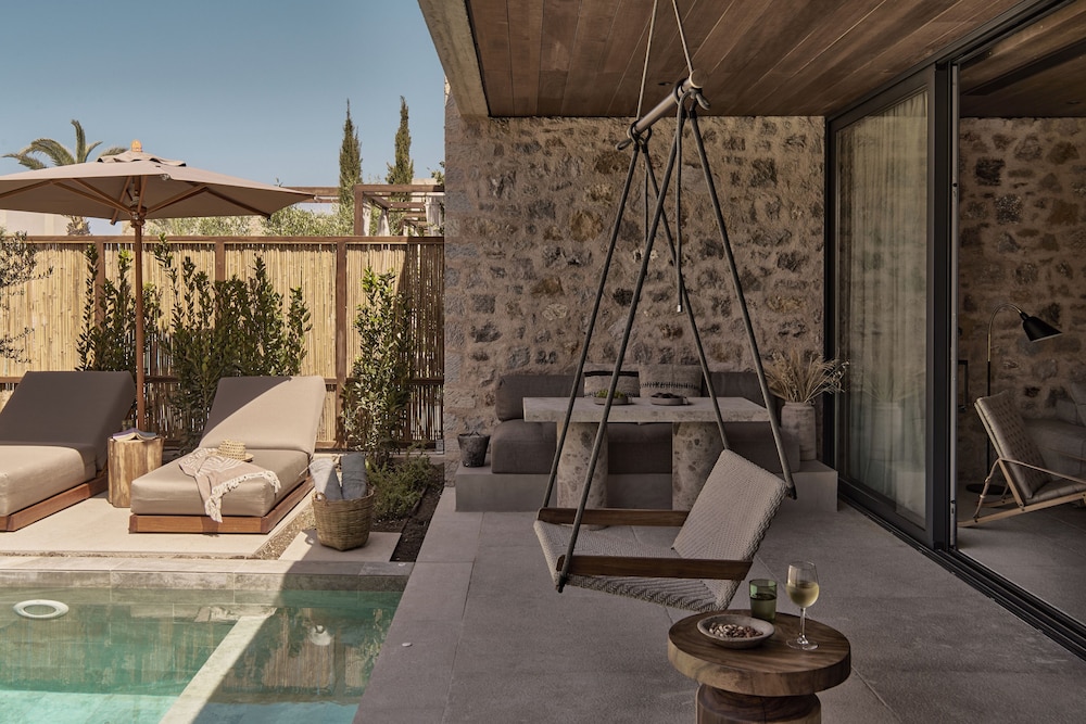 Theros Suite with Private Heated Pool - Photo 7