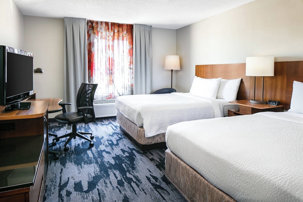 Room, 2 Queen Beds (Hearing Accessible) - Photo 1