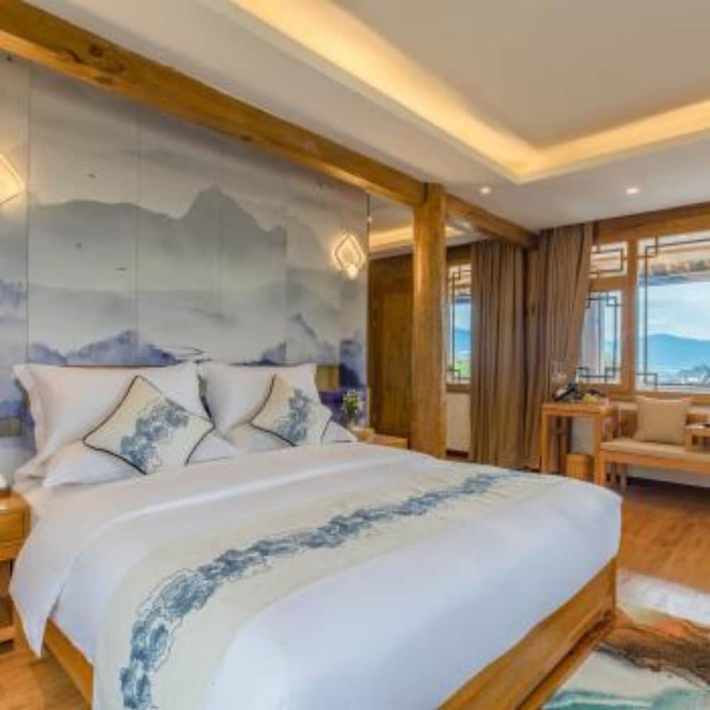 Deluxe Double Room, Bathtub (Mainland Chinese Citizen Only)