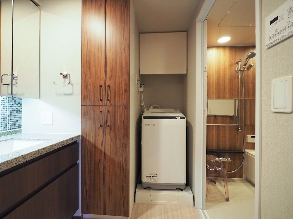 Family Premier with Roof Balcony (Up to 5 Guests) - Photo 9