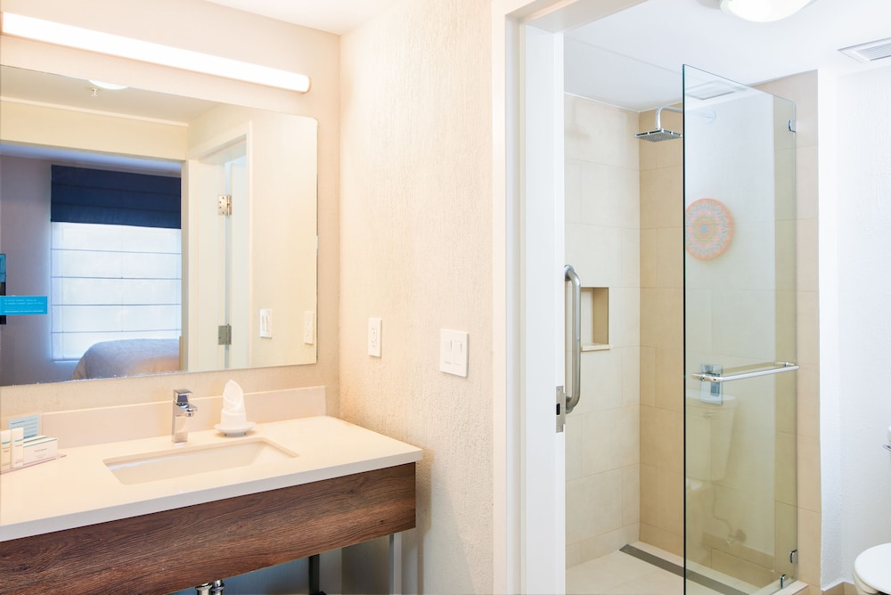 Suite - Photo 2