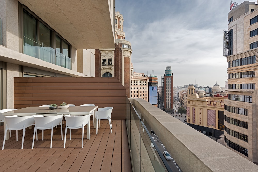 City Duplex, 3 Bedrooms, Terrace, City View - Photo 3