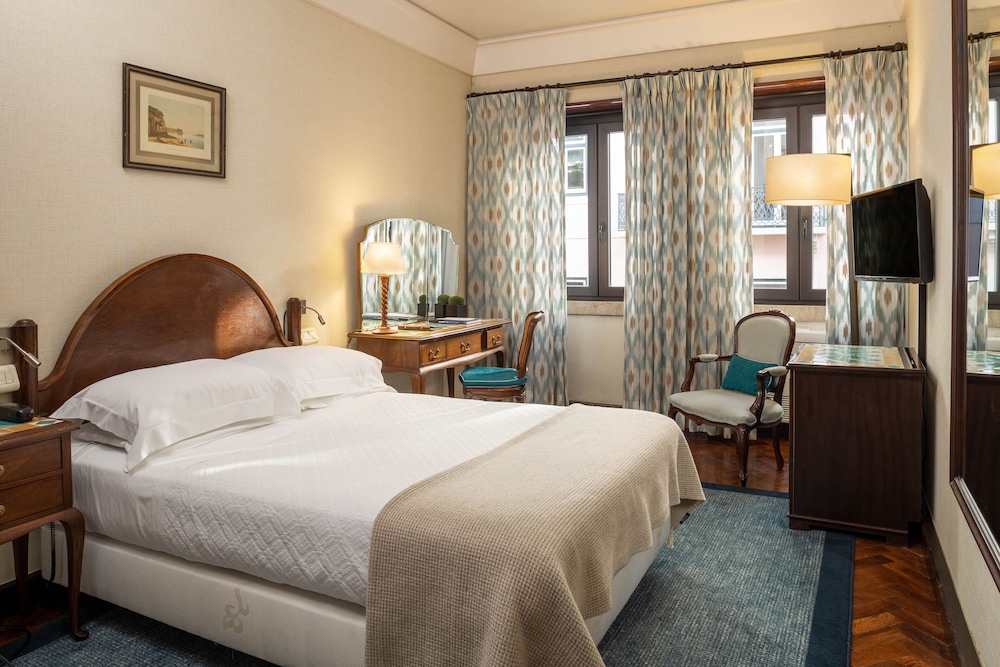 Petite Double Room - Photo 1