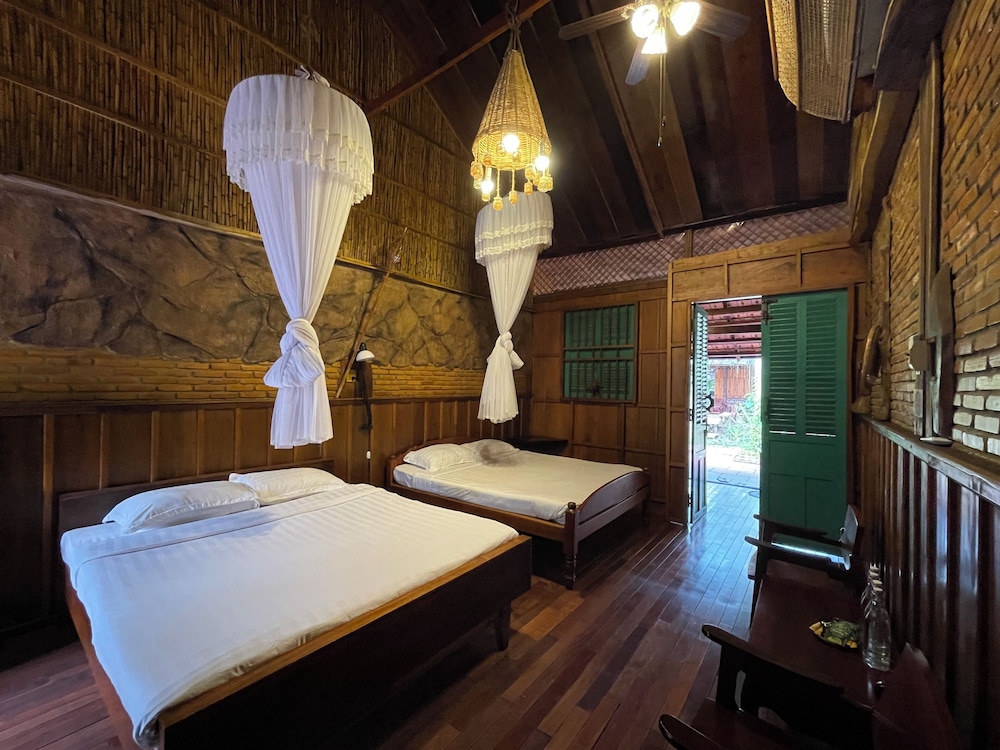 Deluxe Quadruple Room, Garden View