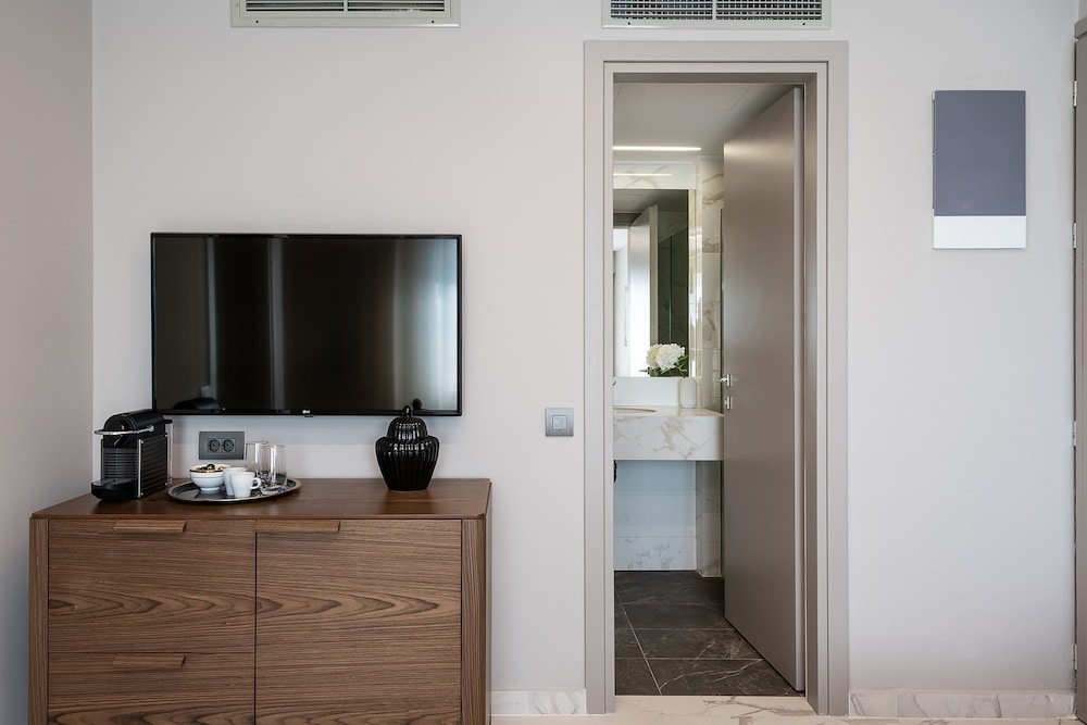 Nest Suite with 2 Bedrooms - Photo 10