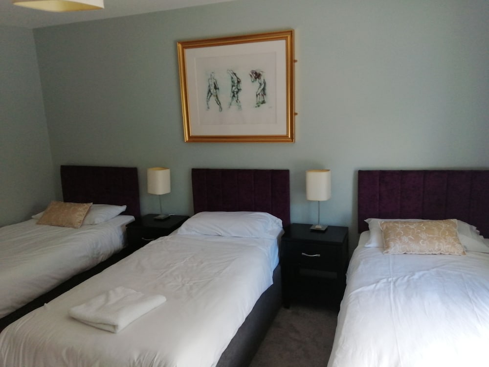 Triple Room, Ensuite photo 2