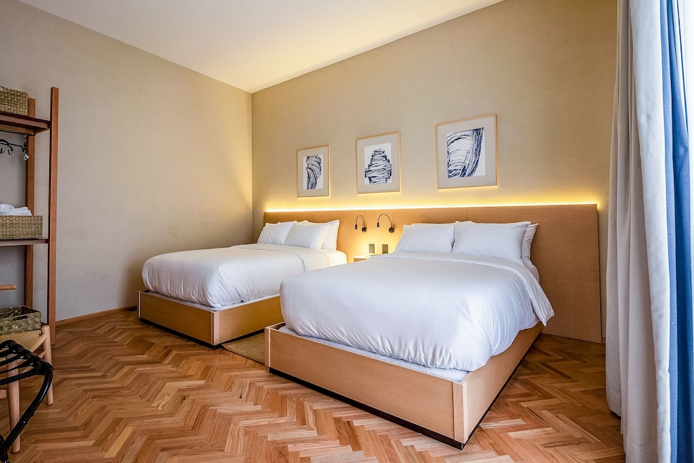 Deluxe Apartment, 2 Bedrooms, Kitchenette, City View photo 2
