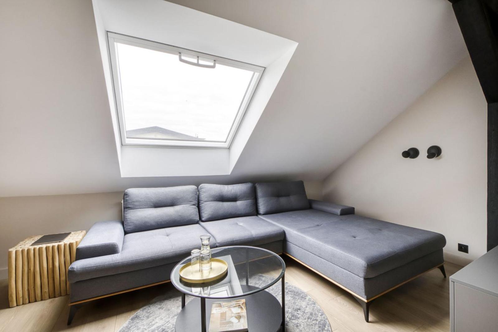 One-Bedroom Apartment - Photo 6