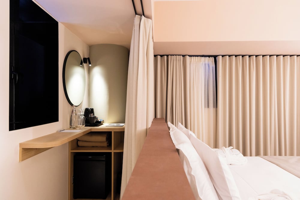 Premium Double Room, Balcony, City View photo 3