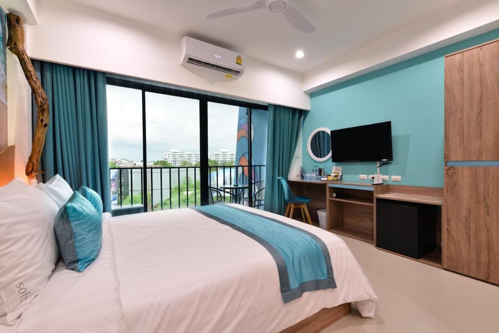 Deluxe Double Room, Balcony, City View