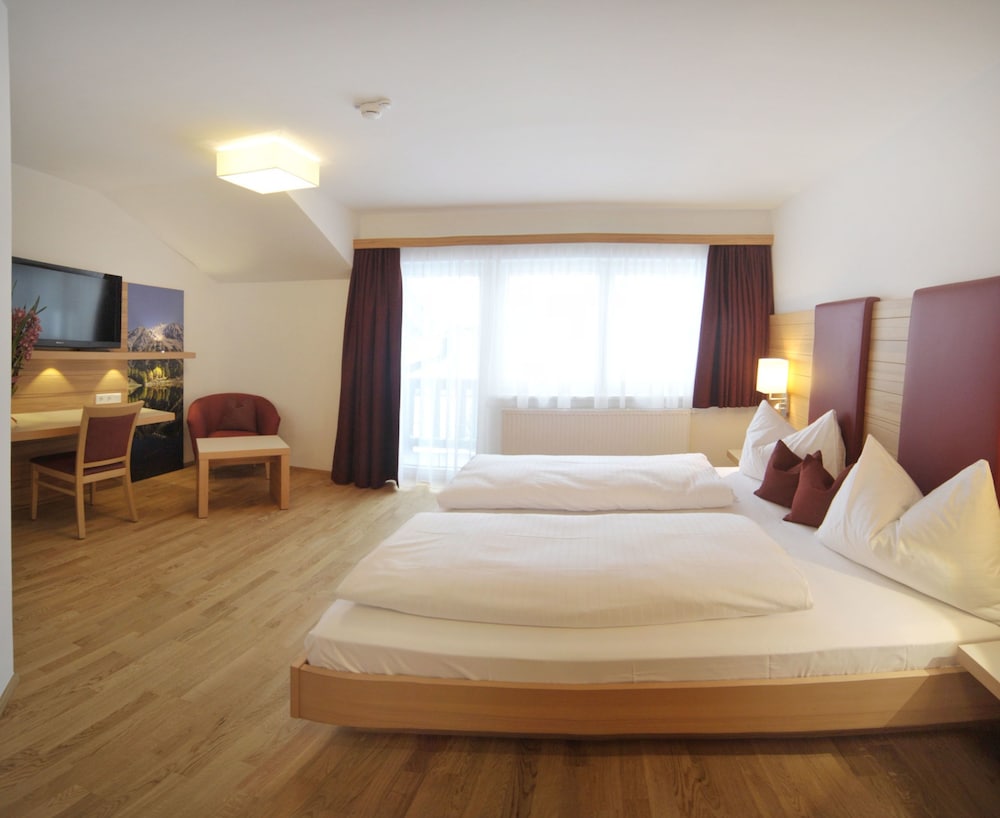 Standard Quadruple Room, Balcony (4 Personen) photo 3