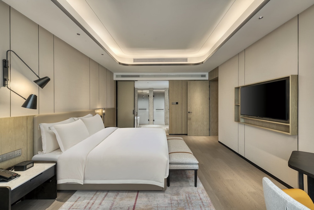 Suite, 1 Bedroom (Dining Area)