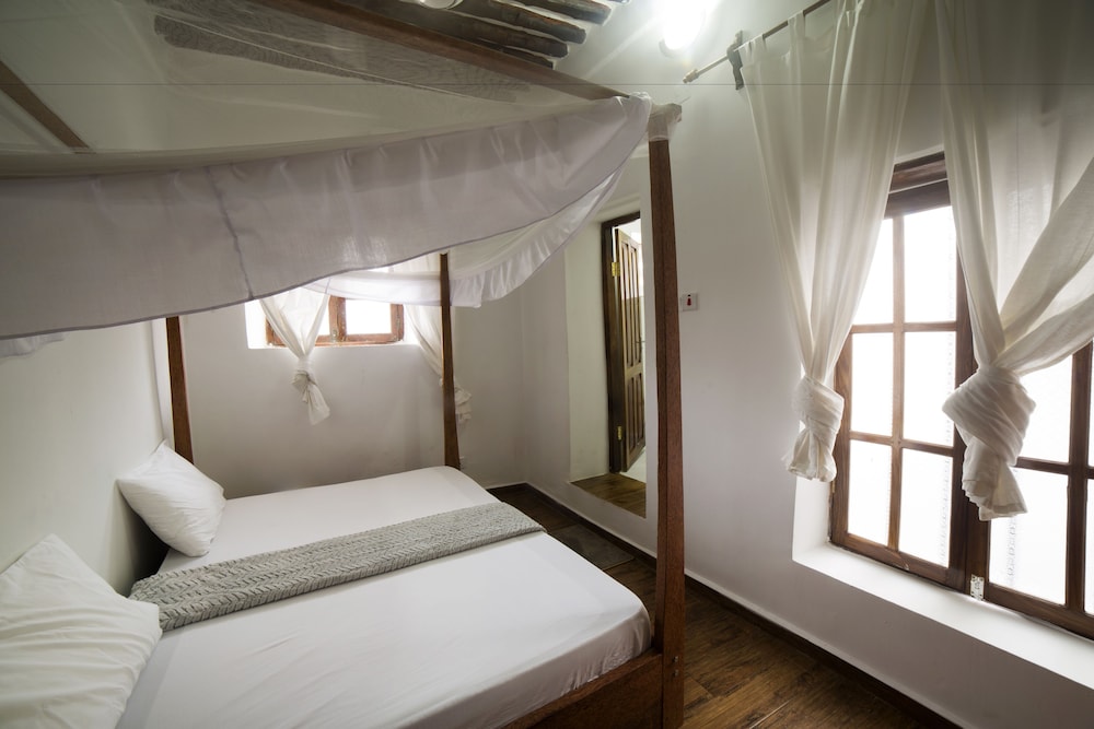 Standard Room, City View photo 2