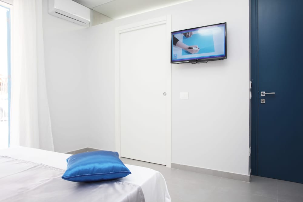Deluxe Room, Patio, Ground Floor photo 3