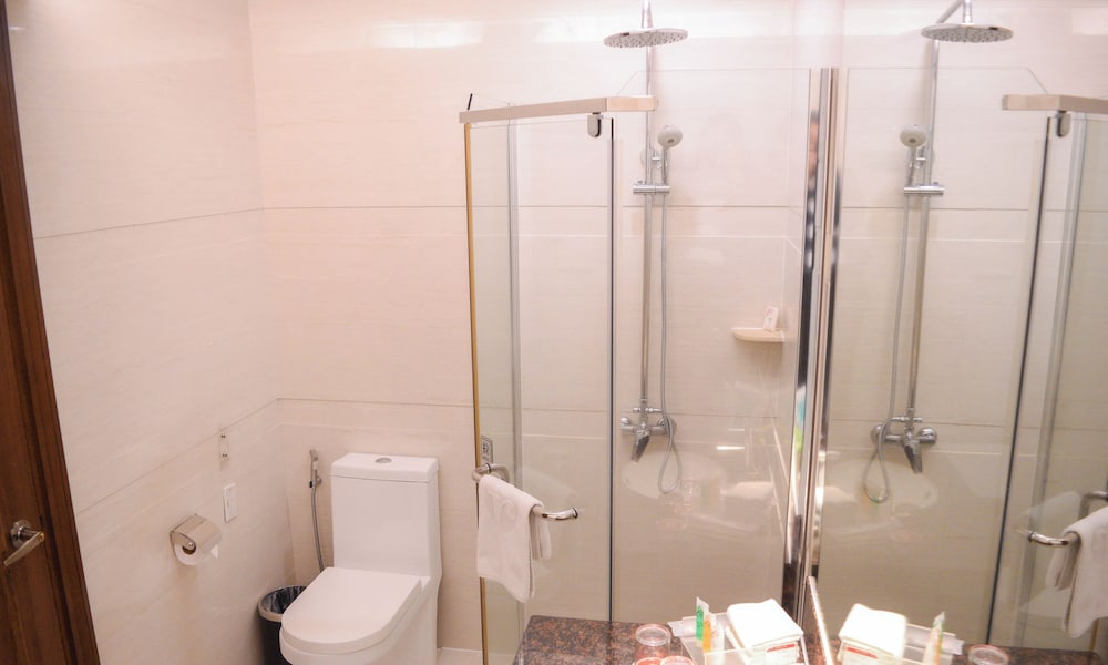 Ramada Suite - Photo 6