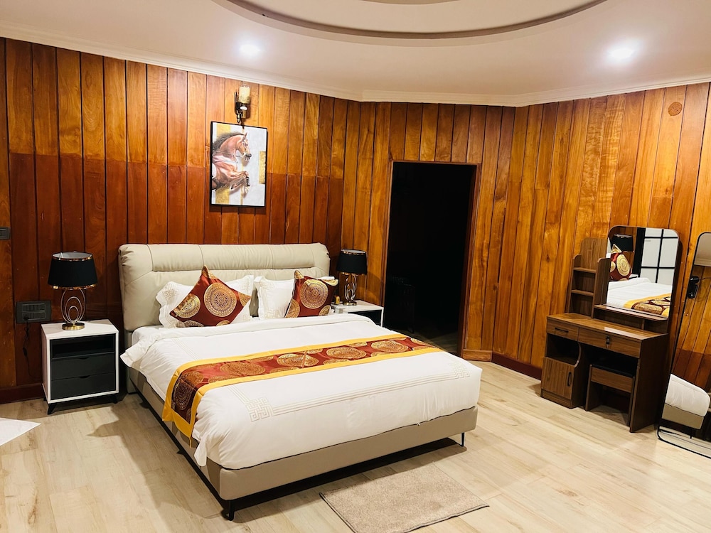 Luxury Double Room, Balcony, Garden View