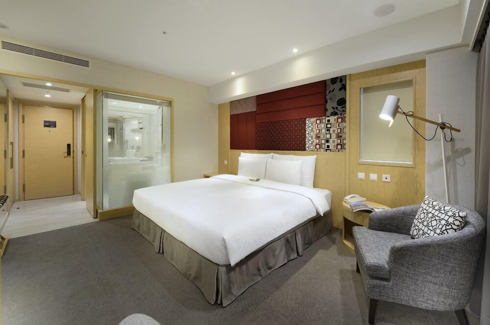 Superior Room, 1 Queen Bed (Double) photo 3