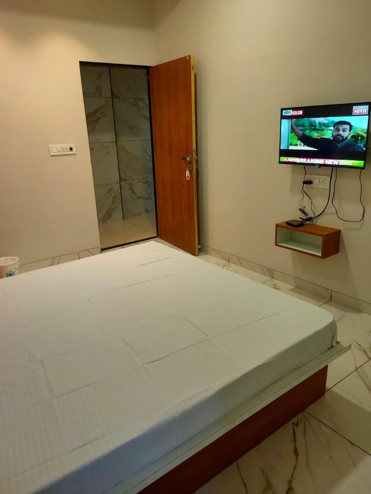Deluxe Double Room, City View photo 2