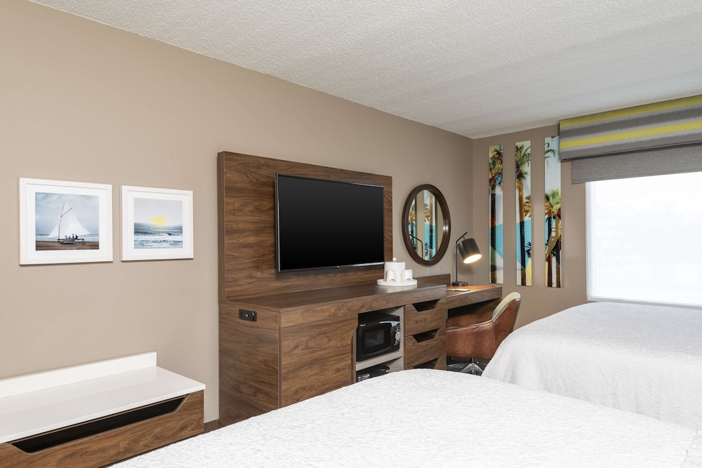 Studio, 1 King Bed, Non Smoking (Drinks & Snacks) - Photo 3