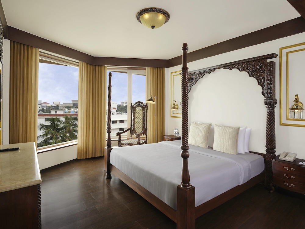 Royal Suite Room, 1 King Bed, Ocean View, Higher Floor, Club Lounge Access Royal Suite Room, 1 King Bed, Ocean View, Higher Floor, Club Lounge Access