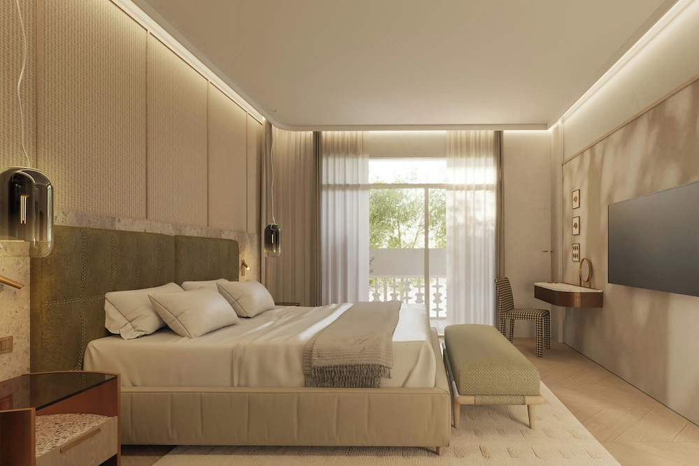Premium Room, 1 King Bed, Non Smoking, Balcony (Poolside)
