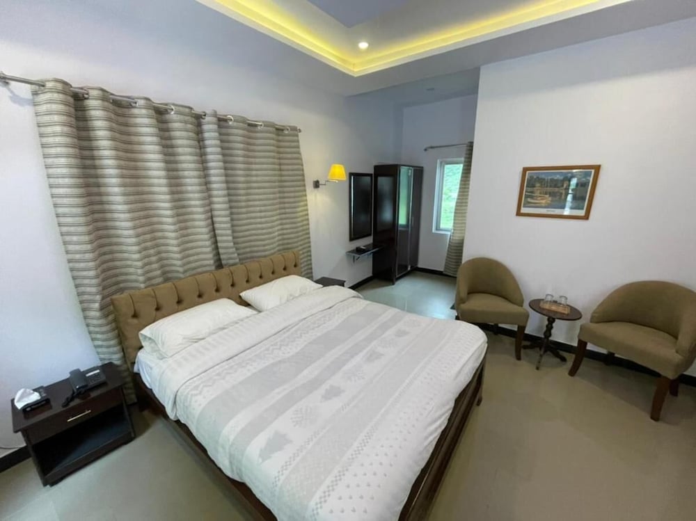 Deluxe Double Room - Photo 15