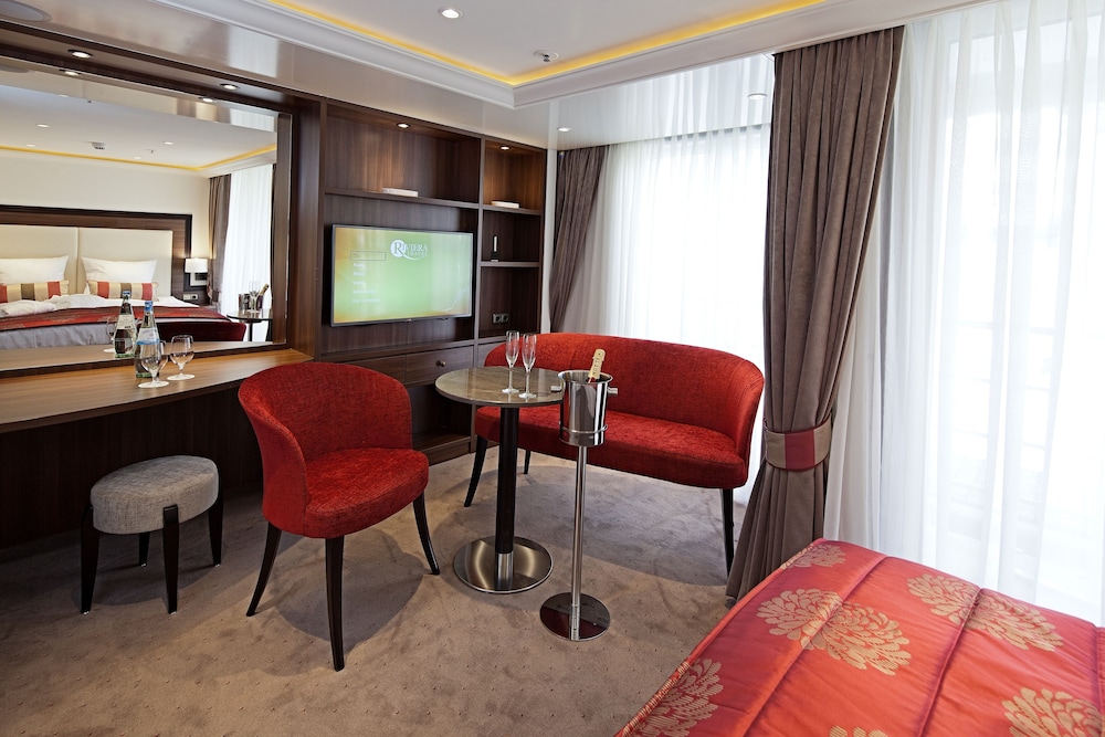 Business Suite, Balcony, River View