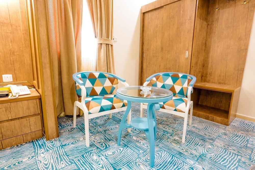 Deluxe Room - Photo 5