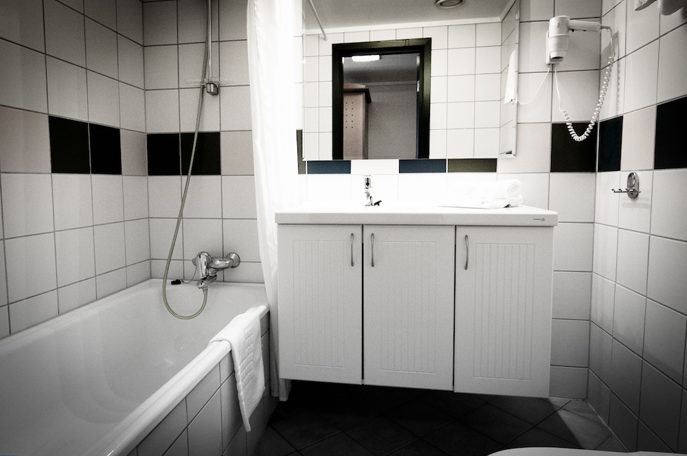 Superior Double or Twin Room (Fjord View) - Photo 2