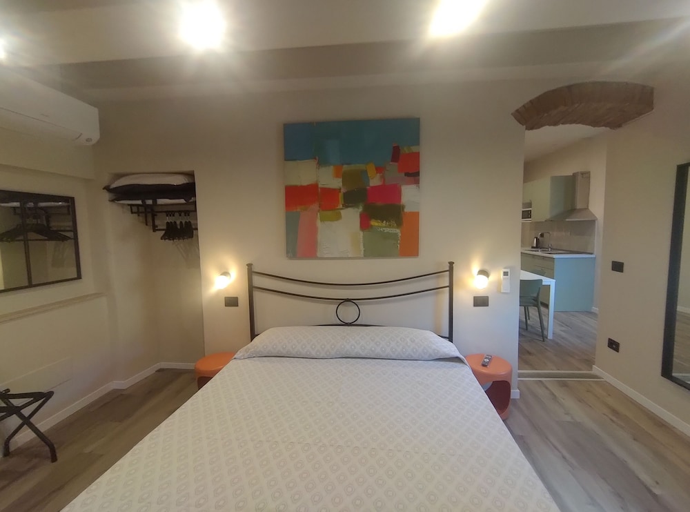 Classic Apartment, 1 Queen Bed with Sofa bed, Annex Building