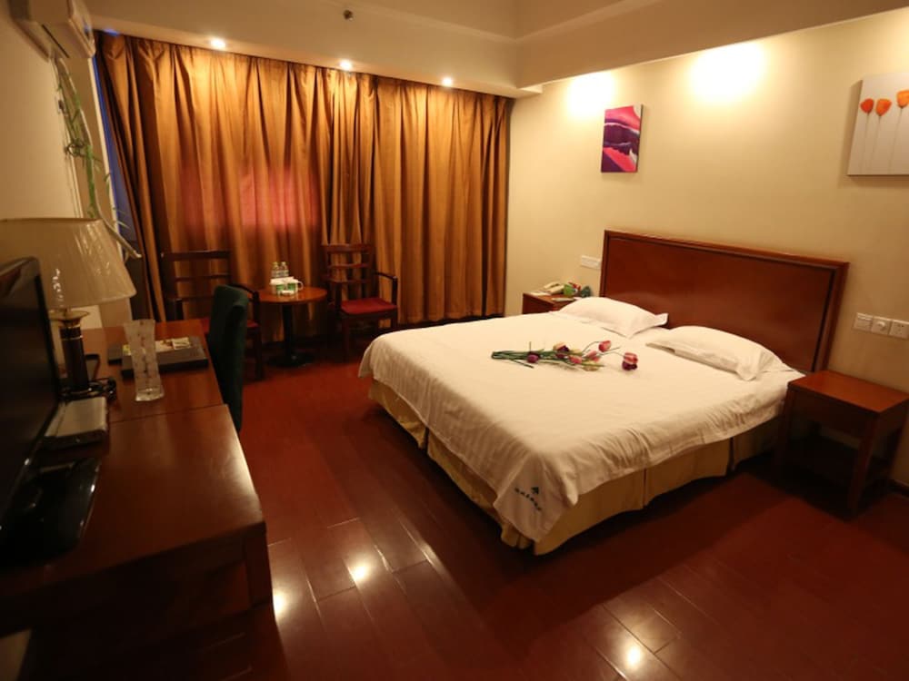 Business King Room photo 2