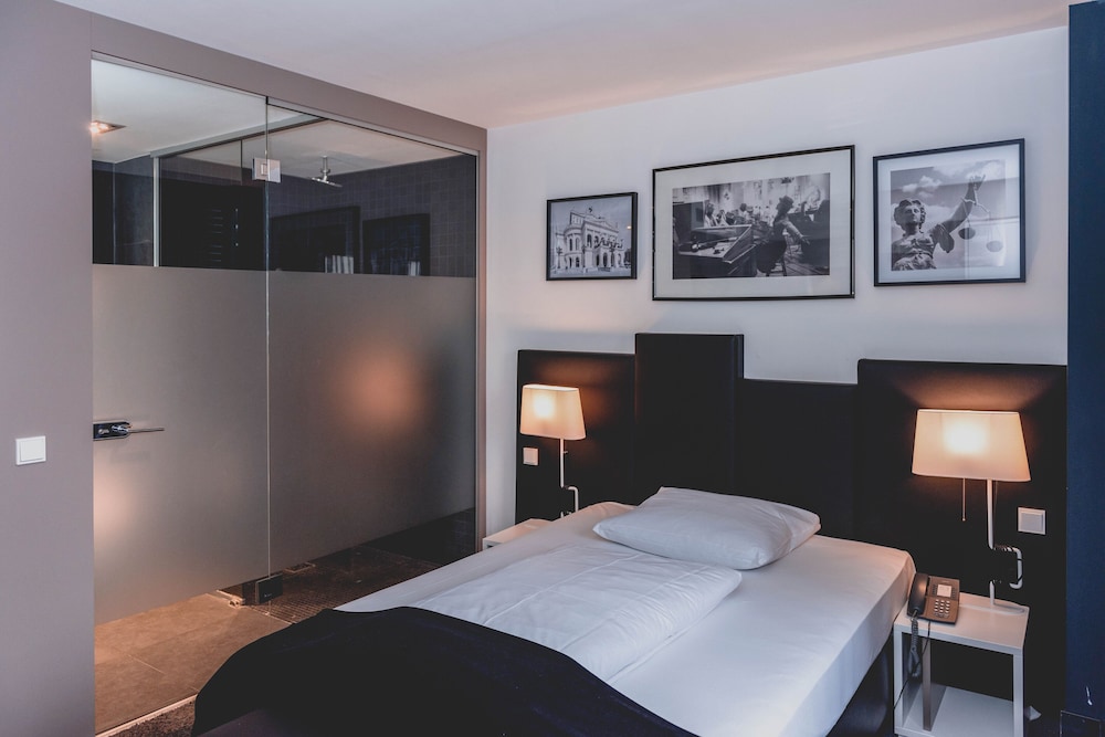 Single Room photo 2