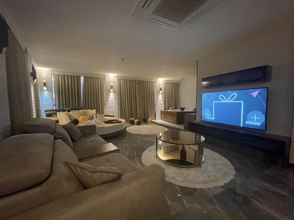 Presidential Studio Suite