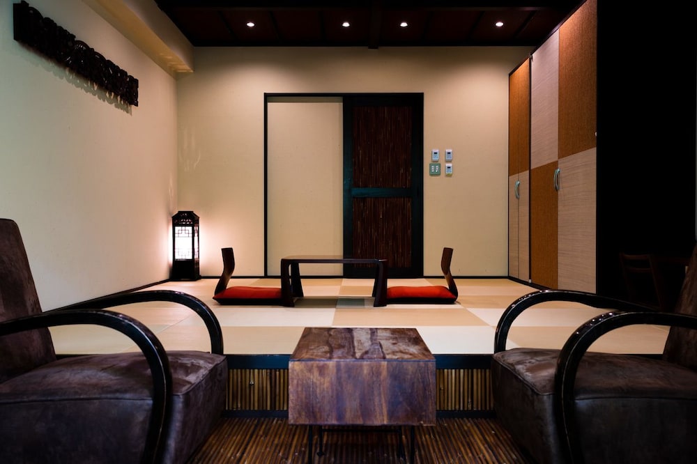 Sunstone Room