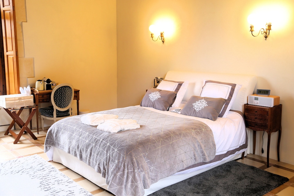 Deluxe Room - Photo 14