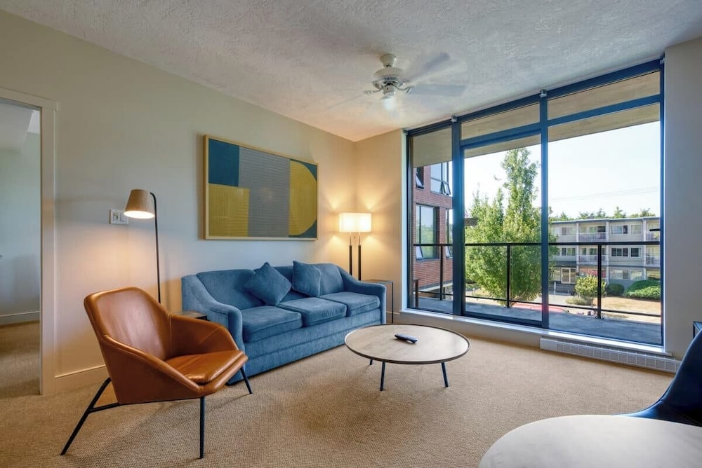 Standard Suite, 1 Bedroom - Photo 15