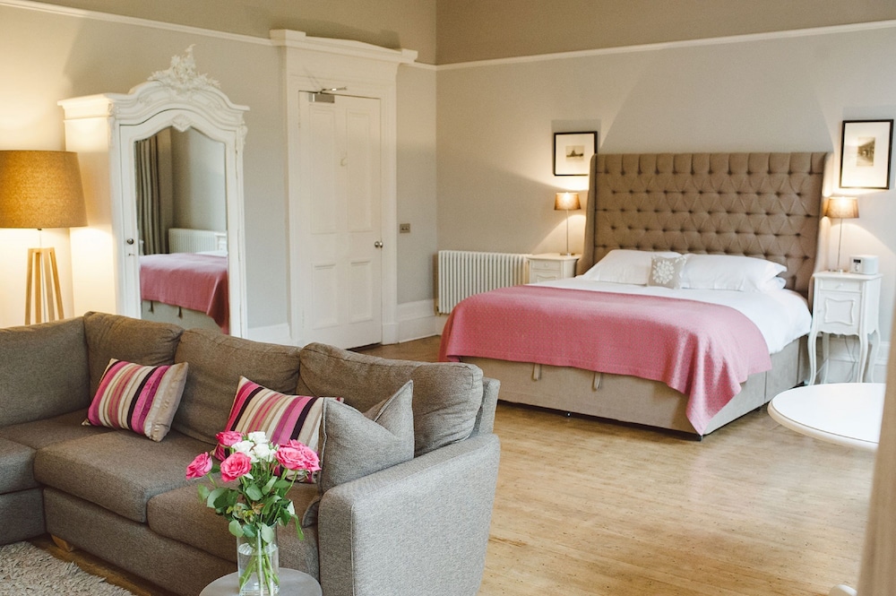 Suite, 1 King Bed photo 1