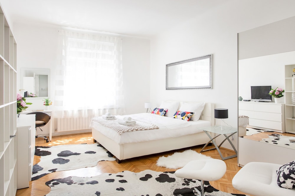 Apartment (2 Bedrooms)