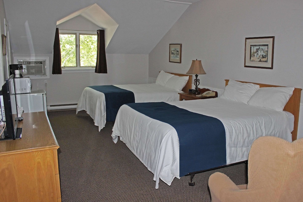 Standard Room, 2 Queen Beds, Non Smoking photo 1