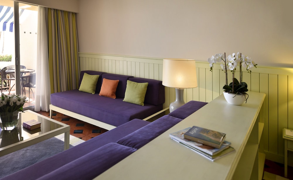 Family Room, Balcony, Sea View - Photo 3