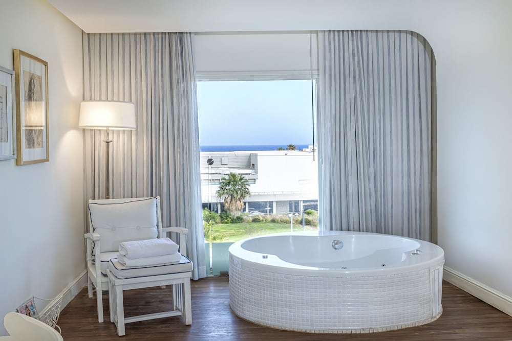 Spa Room - Photo 6