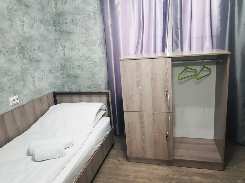 Economy Twin Room photo 2
