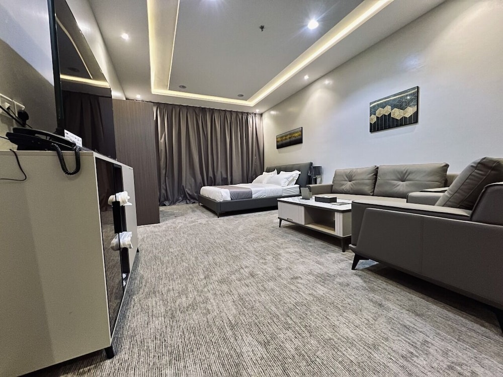 Studio Suite photo 3