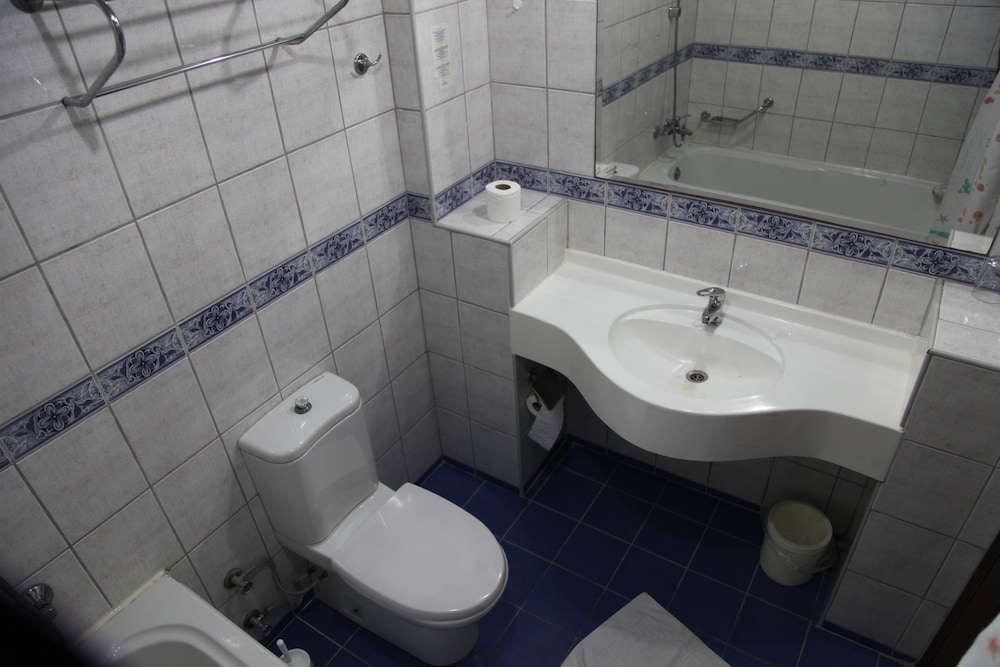 Standard Triple Room photo 2